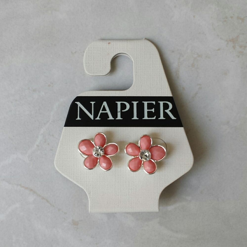 NWT Napier flower earrings